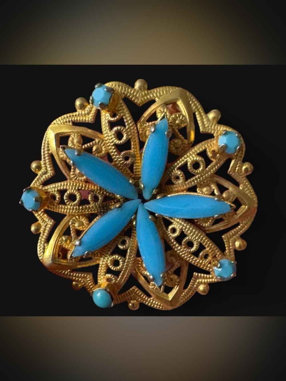 Vintage 1960s Ornate Gold Filigree Faux Turquoise Mandala Brooch Pin - Unsigned - Picture 3 of 3